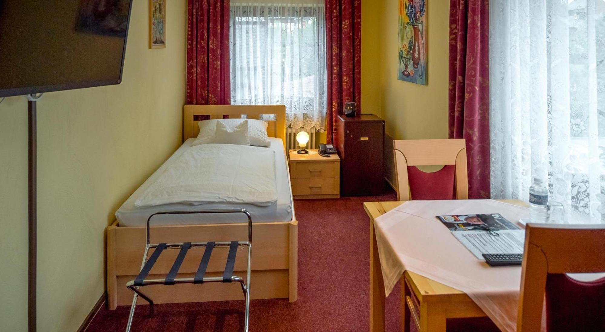 Hotel Bisenius Трабен-Трарбах Экстерьер фото